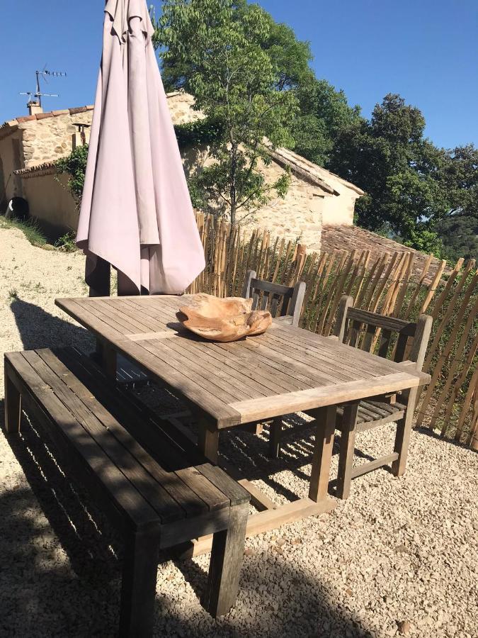 Les Gouts Et Les Couleurs Aparthotel Cucuron Εξωτερικό φωτογραφία