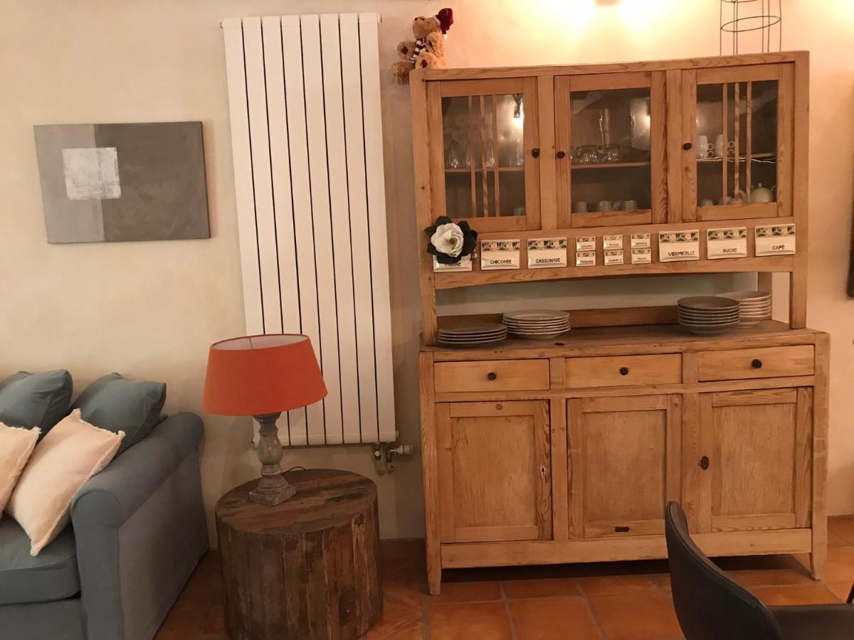 Les Gouts Et Les Couleurs Aparthotel Cucuron Εξωτερικό φωτογραφία